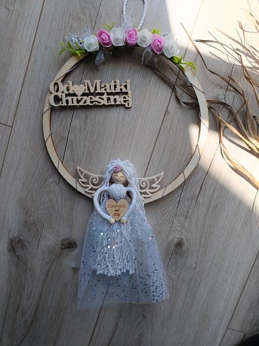 Aniołek z makramy wiszący komunia święta chrzest