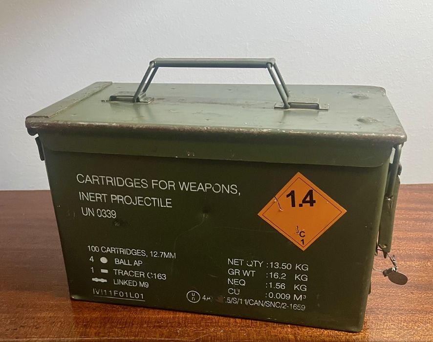 Vendo caixa para munições