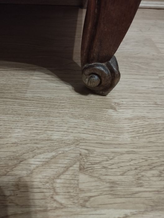 Drewniany sekretarzyk