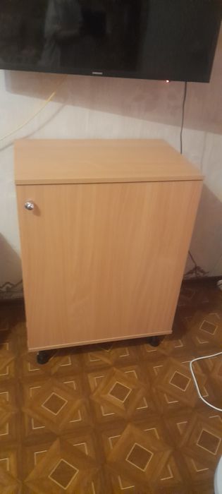 Продаю тумбу- шкафчик