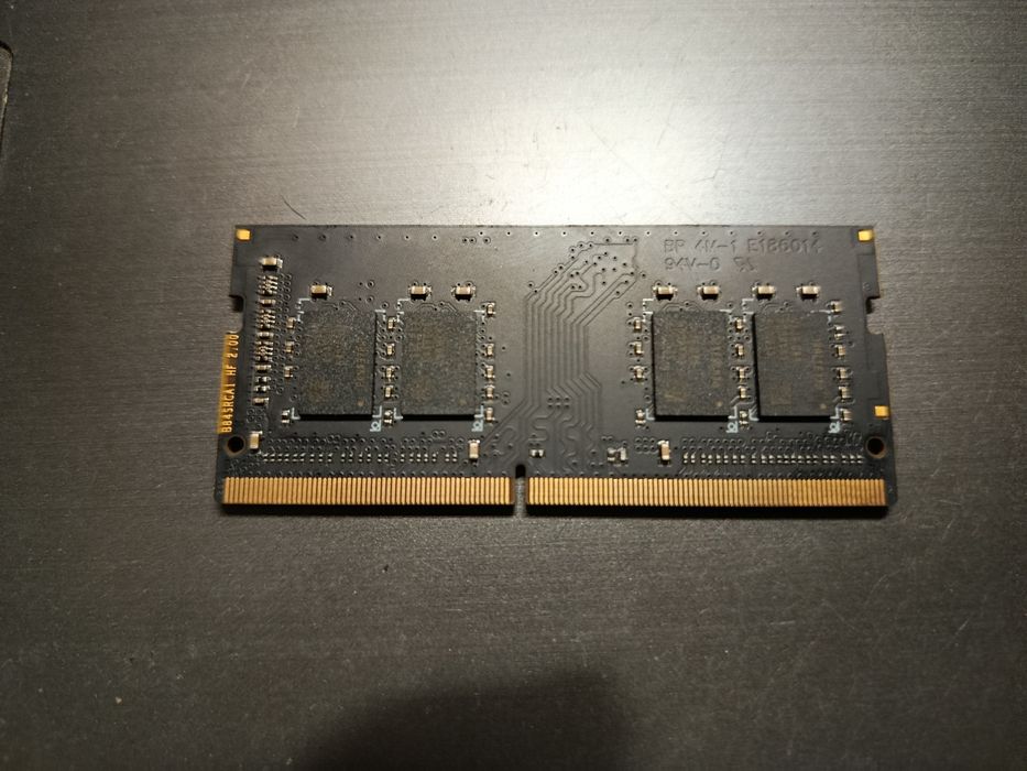 Продаю оперативну пам'ять 8 GB DDR4 SO-DIMM 2666Hz для ноутбука (вжива