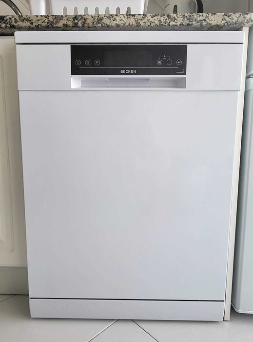 Máquina de Lavar Loiça BECKEN - 12 Conjuntos