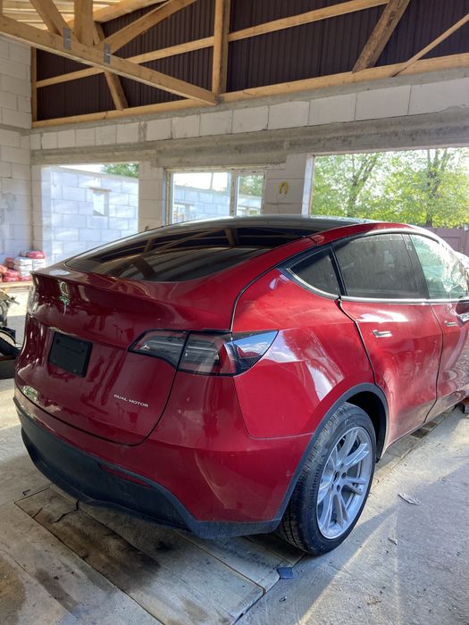 Розбір Tesla MODEL Y 21-24 запчастини