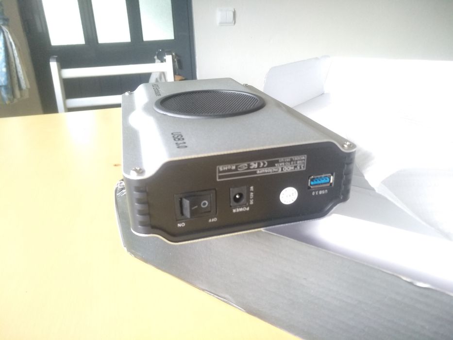 3.5" Hard Drive Enclosure with Fan, New64585117957122121