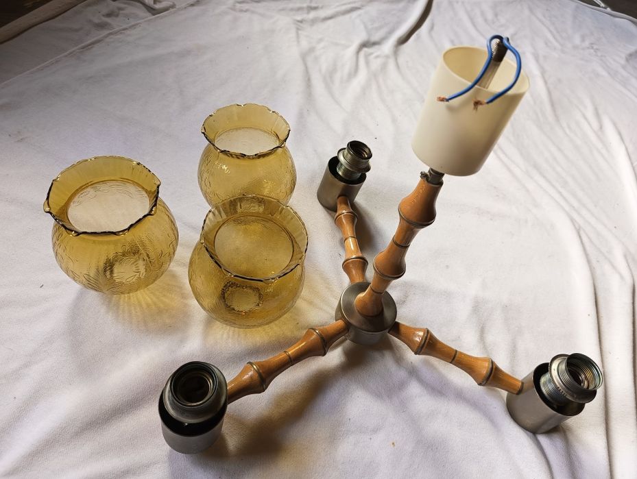 Lampa trzypunktowa drewniana PRL