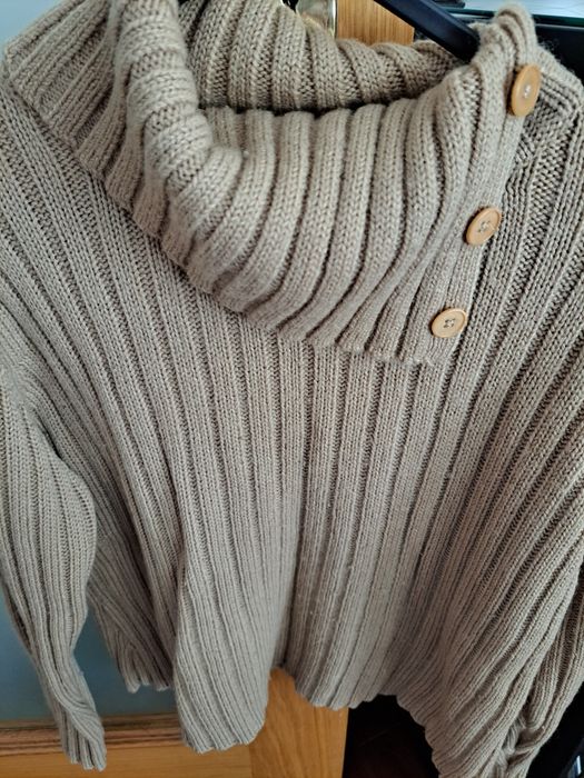 Camisola com gola aberta