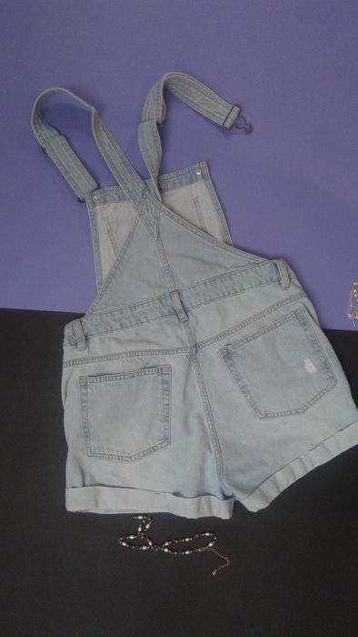 Krótkie spodenki, ogrodniczki jeansowe H&M rozmiar 38 rozdarcia