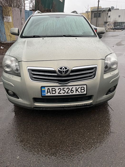 Тойота авенсіс 2007