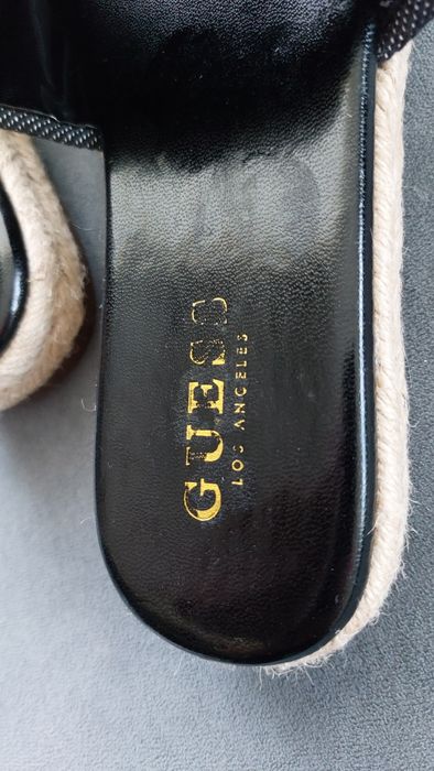 Nowe klapki Guess rozmiar 35