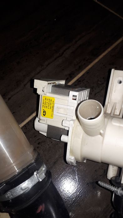 Części pralka Elektrolux EWS106410W. Elektrozawory pralki