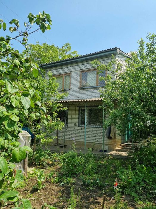 В продажі будинок з ділянкой