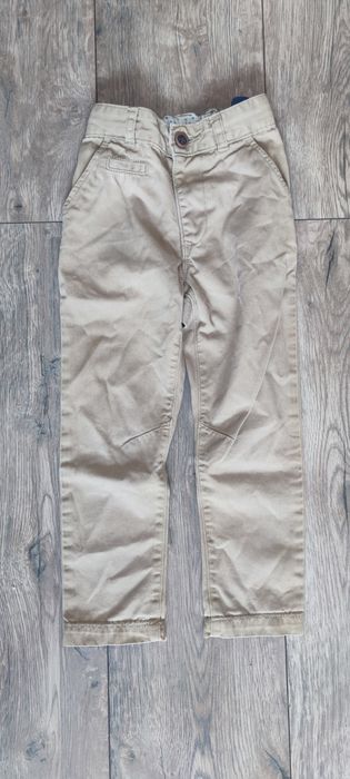 Beżowe spodnie chłopięce