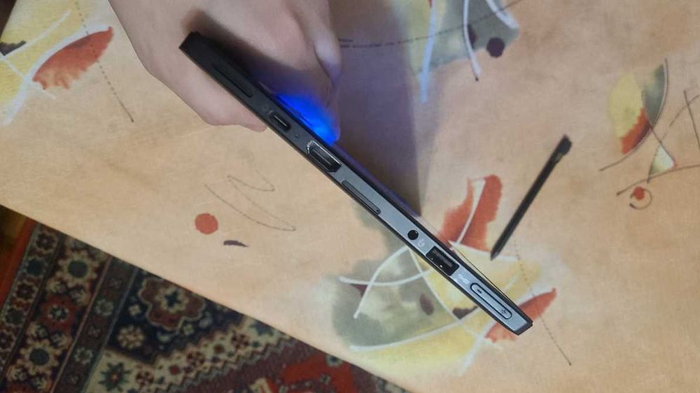 Планшет-ноутбук Lenovo Tablet 10 (20L4) 8/128GB + Стилус! NFC!