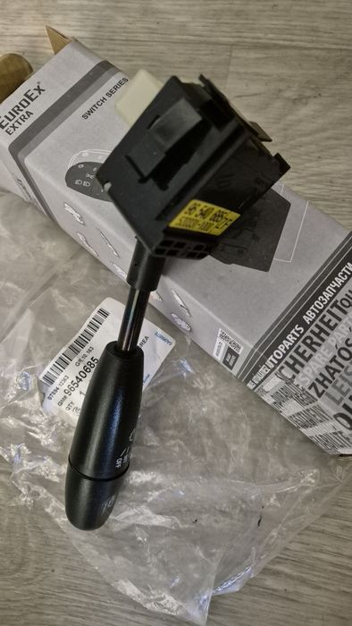 Підкермовий перемикач двірників  Авео GM 96540685