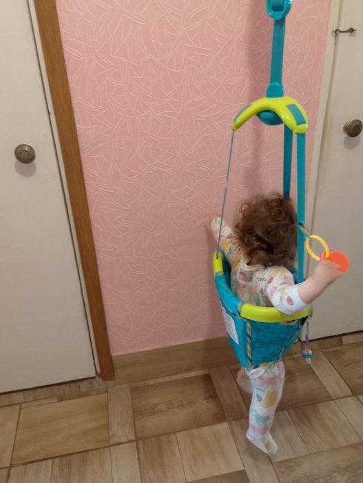 Прыгунок для малышей с 6 месяцев