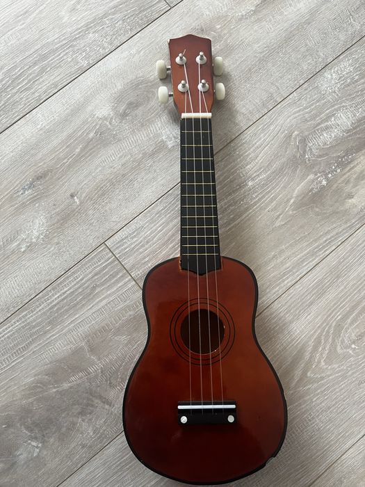 Gitara Ukulele Weinberer