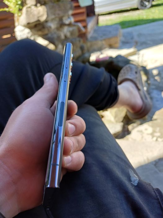 Продам samsung galaxy S22 ultra