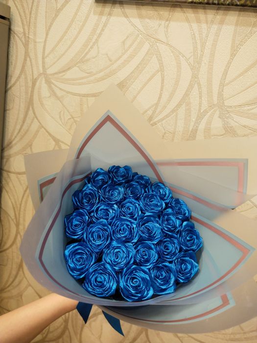 Букет роз из атласной ленты