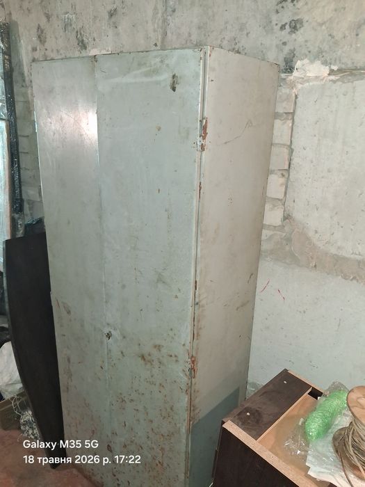 Продам металический шкаф в Харькове