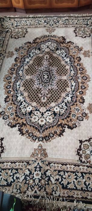 Продаеться ковер
