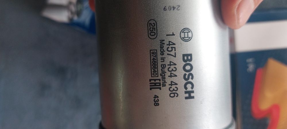 Продам фільтр паливний для вольво хс 90