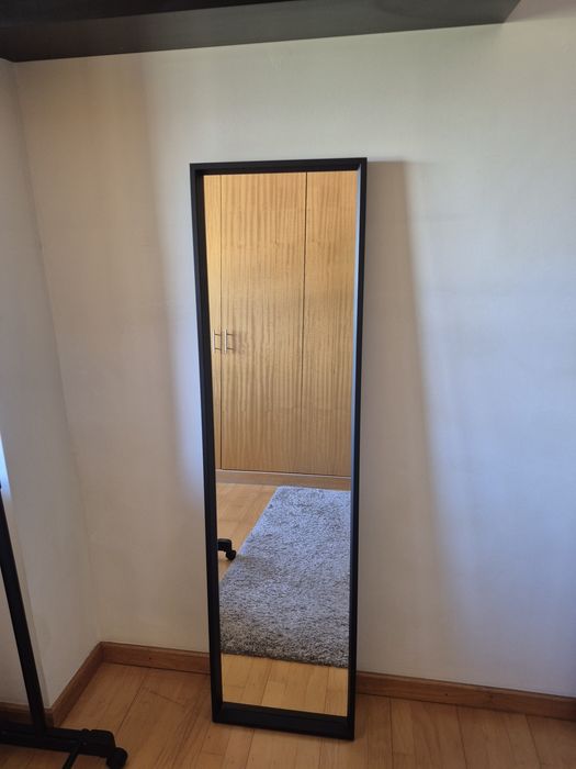 Espelho preto Ikea para pendurar ou de chão