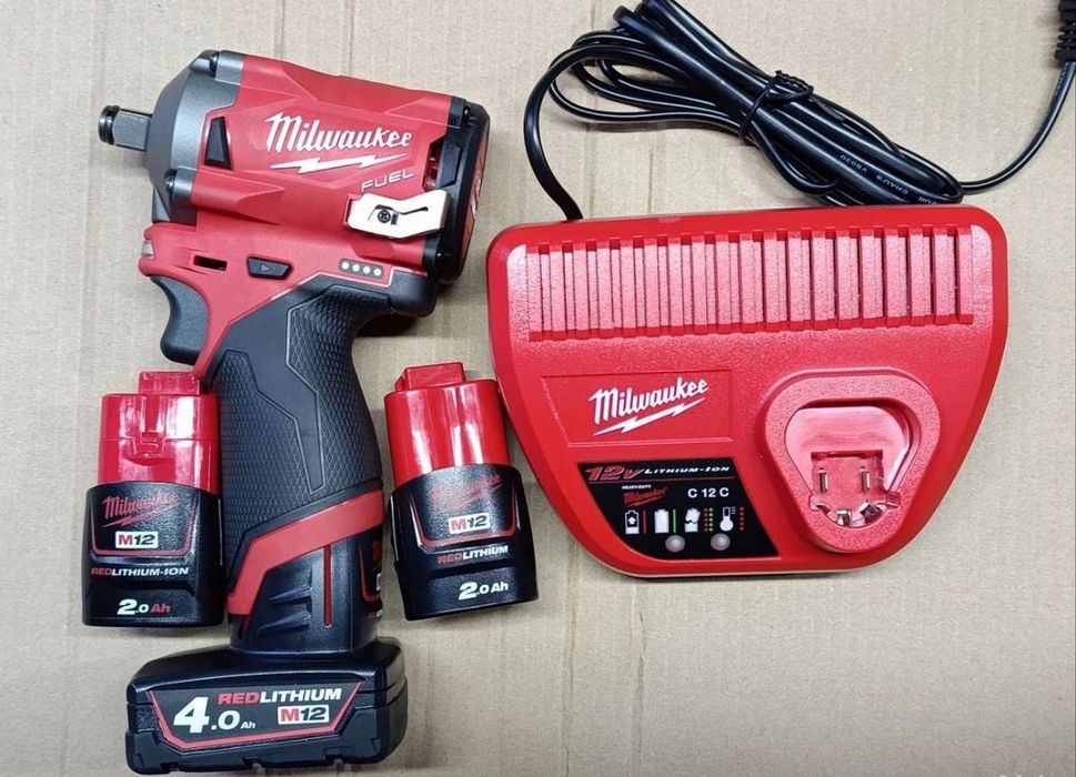 Akumulatorowy klucz udarowy Milwaukee M12 FIWF12 Fuel