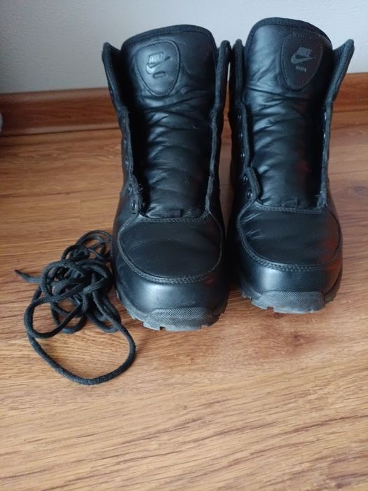 Buty Nike Manoa stan dobry mało używane, trekkingowe