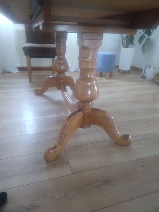 Stół rozkładany 4-6 osób plus krzesła