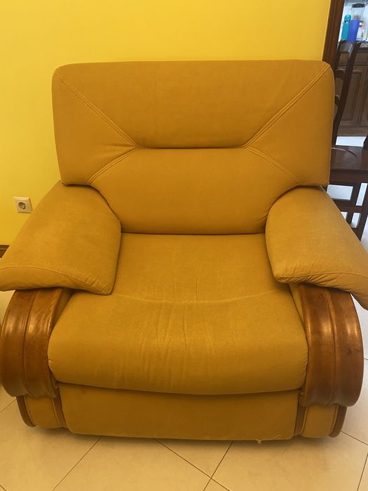 3 Sofás amarelos