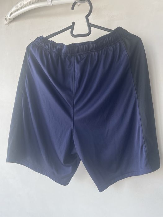 (L) Under Armour чоловічі спортивні шорти штани