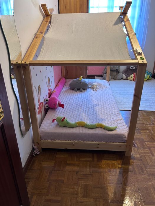 Cama infantil em madeira estilo casinha/tenda + colchão
