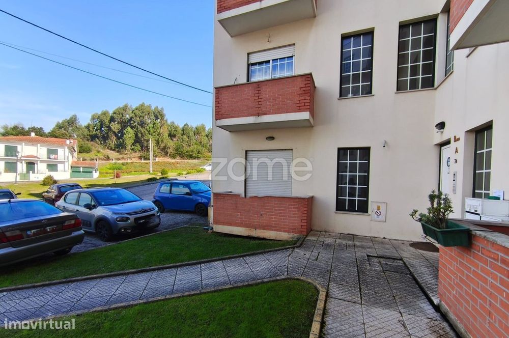 T2 renovado em Avelãs de Caminho