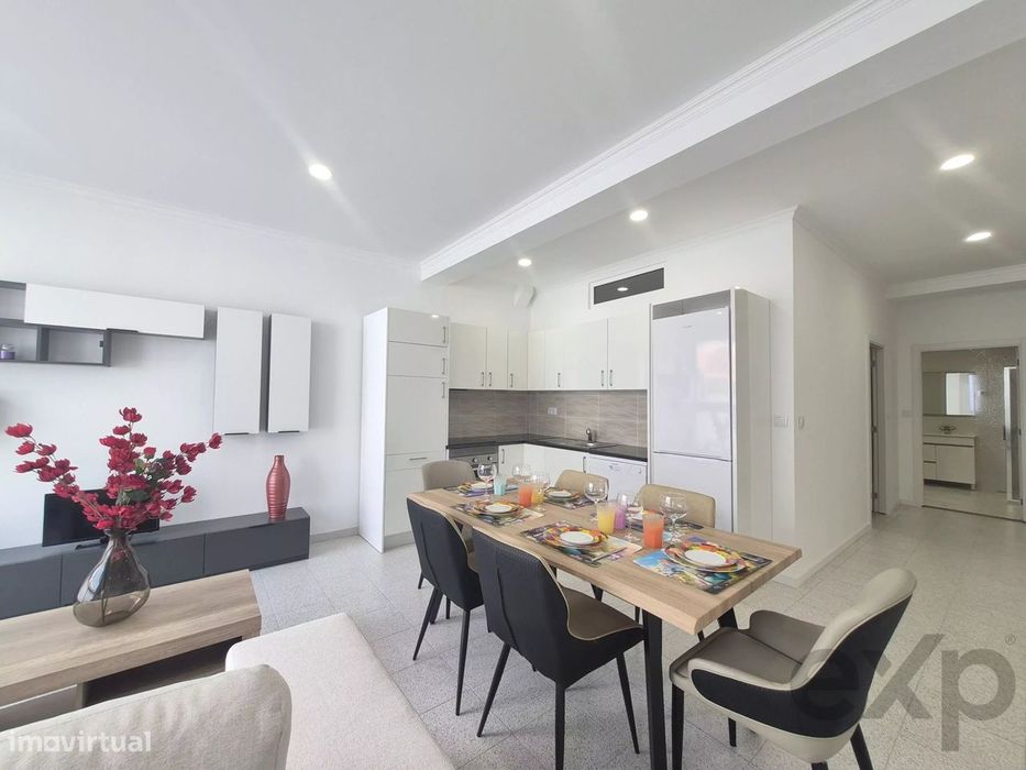 Grande Apartamento T0+1 renovado, mobilado. — Lagoa E Carvoeiro, Faro