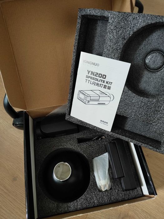 Flash YONGNUO YN200 (Cabeça de flash portátil)