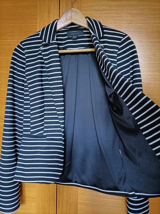 Casaco Blazer Preto c/ Riscas Brancas - Tamanho 36