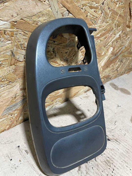 Накладка дефлектора левая Ford Transit 2000-2006 год