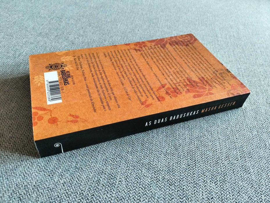 Livro "As duas Babushkas" de Masha Gessen