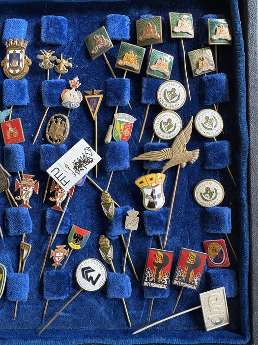 Alfinetes pins varios