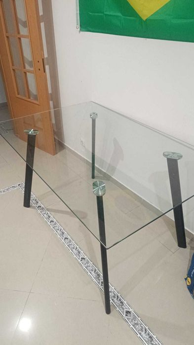 Mesa de vidro em ótimo estado