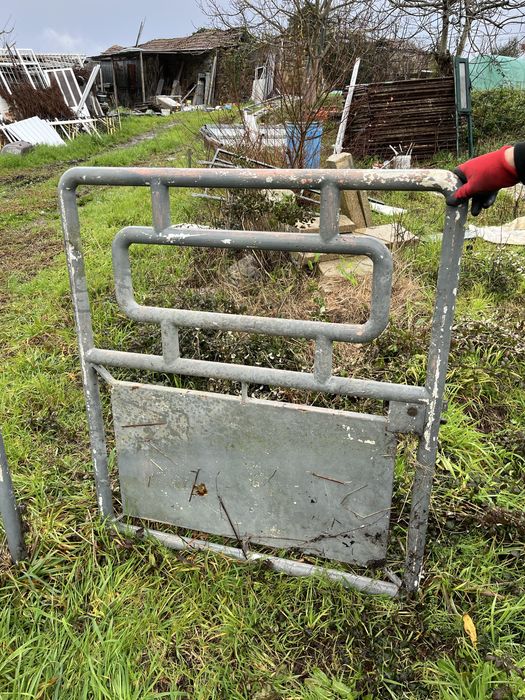 Portão em tubo de ferro