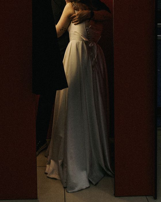 Весільна сукня з атласу, відкрита спина, корсет, розмір L