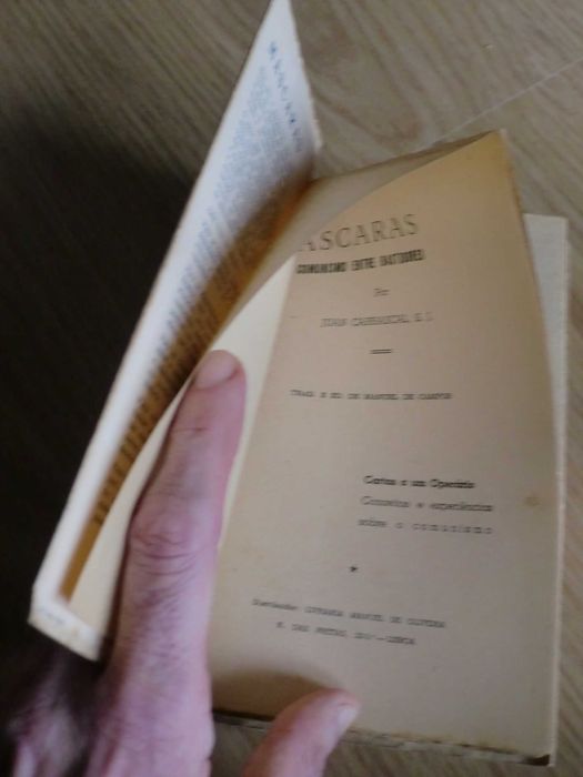 Máscaras - Ou o Comunismo entre bastidores por Juan Carrascal