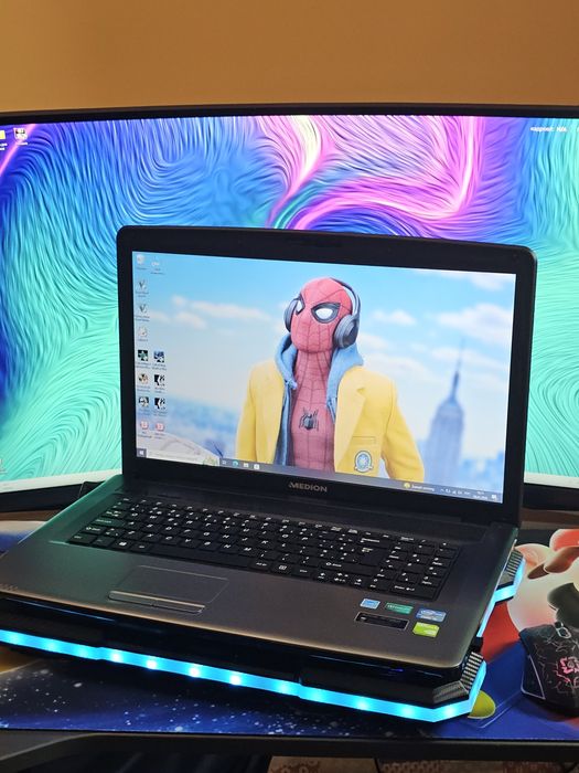 Ігровий ноутбук Medion Akoya / GeForce GT 730M 2GB / i5 + SSD