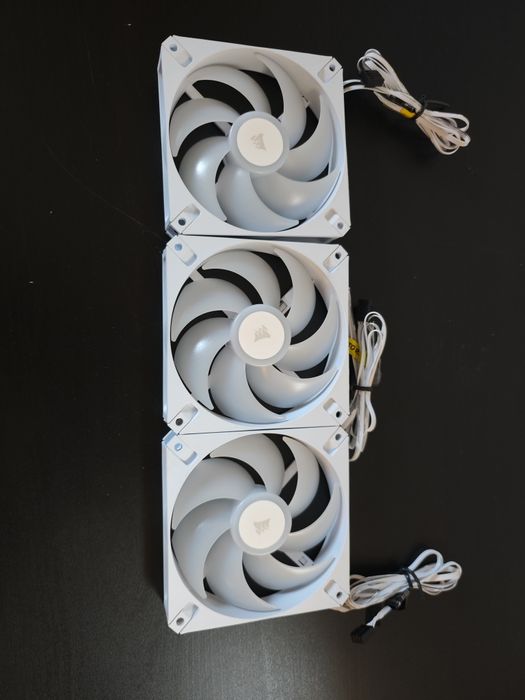 Ventoinhas Corsair AF120 RGB Elite