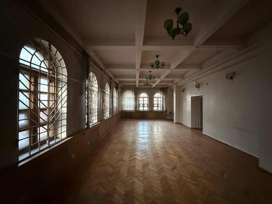 Продам здание на ул. Воскресенская