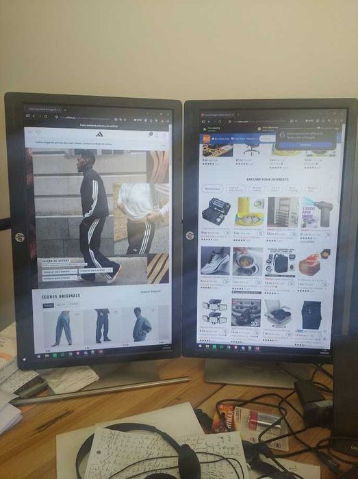 Monitores de 32 e 20 polegadas