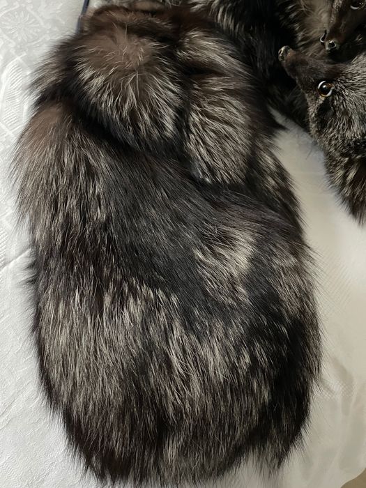 Futro, mufka, 2 kołnierze ze srebrnego lisa. Niespotykane.