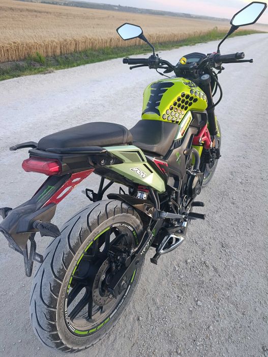 Мотоцикл sr200 lifan