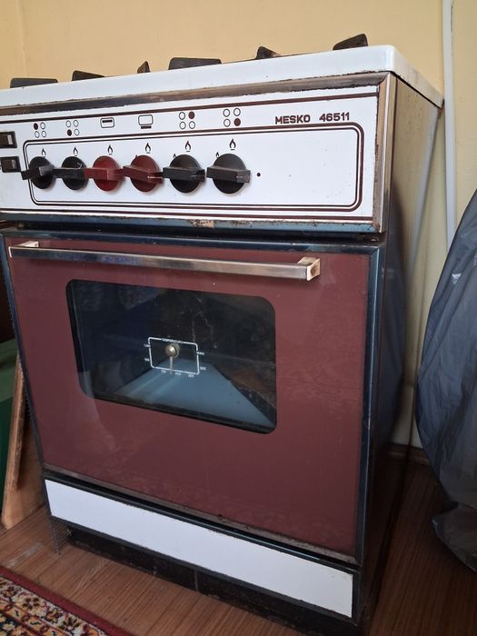 Kuchenka gazowa Predom-Mesko 46511 z piekarnikiem | retro | sprawna + butla propan butan